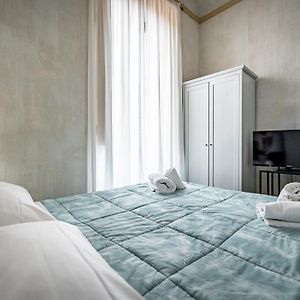 Camera standard con letto king size